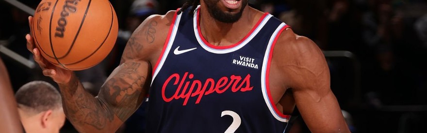 小卡因伤出战成疑！踩球迷脚受伤一幕曝光：与11月伤的是同一只脚